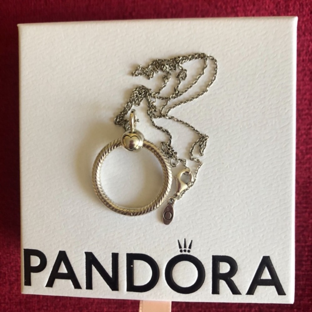 Authentic Pandora Circle Pendant with Chain Sterling Silver. NWOT.